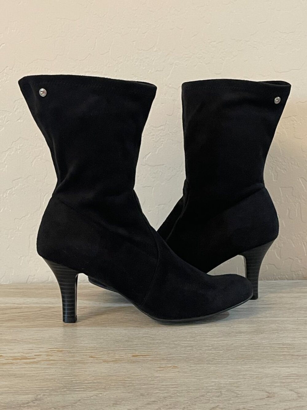 Tommy Hilfiger Boots Soft Faux Suede Black Size 8.5